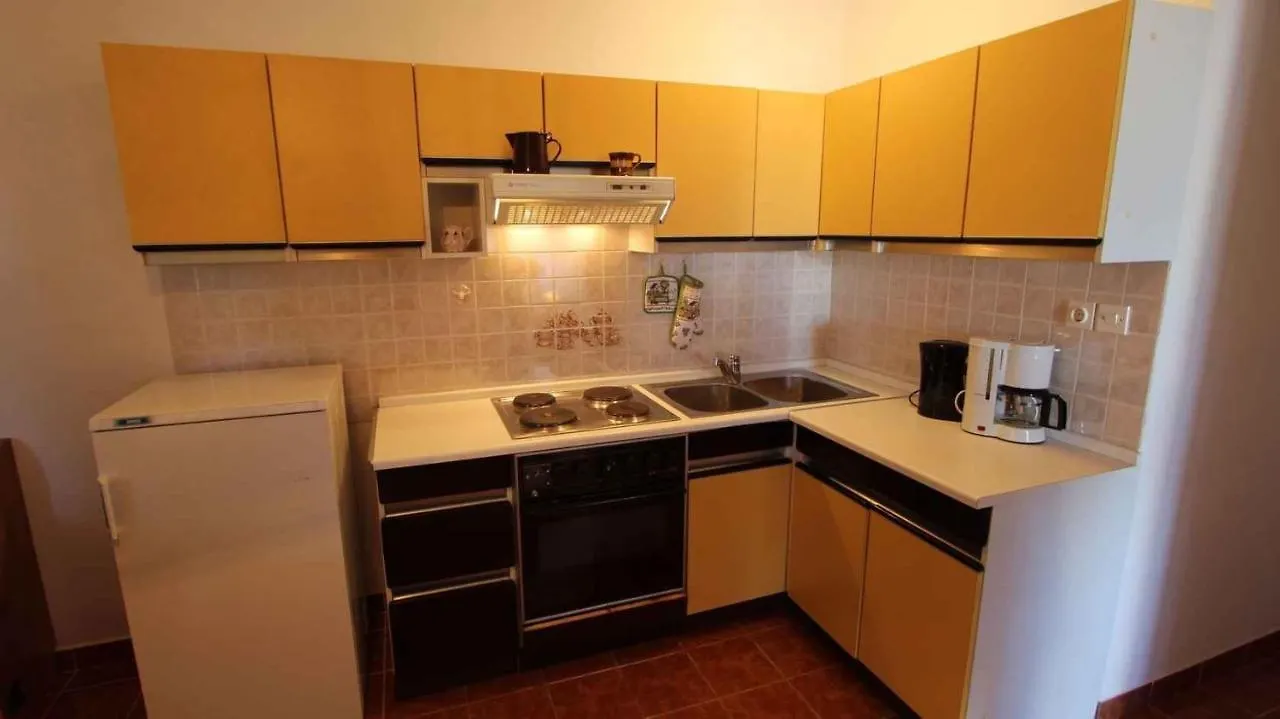 Apartments Tonica Malinska Gasthuis