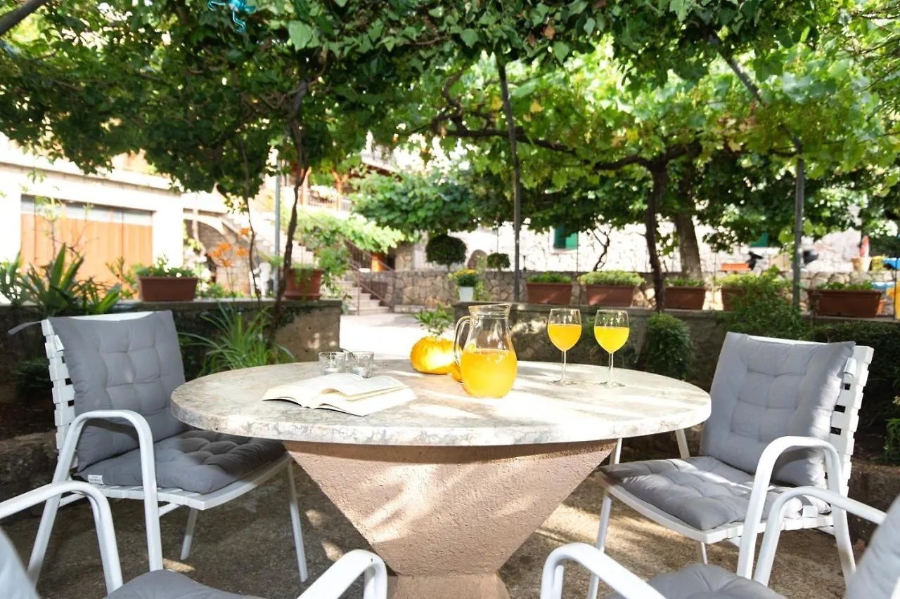 Apartments Tonica 말린스카