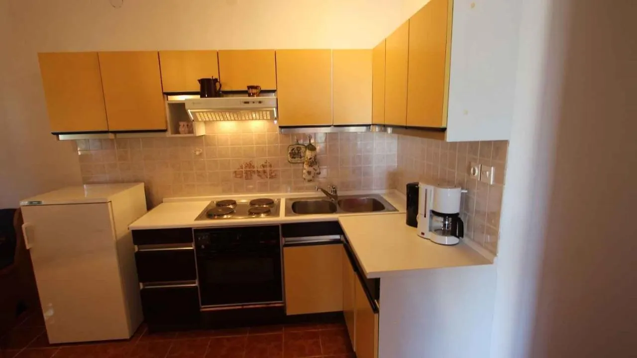 Apartments Tonica Malinska 0*,  Croacia
