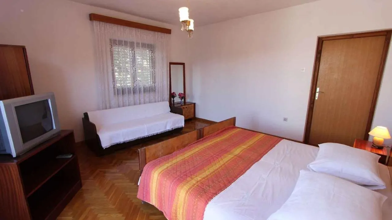 Pensión Apartments Tonica Malinska Croacia